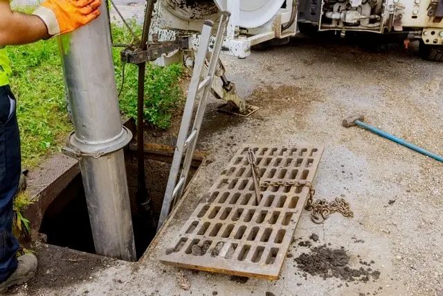 sewage-industrial-cleaning-truck-clean-blockage